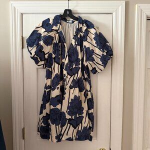 Size M Aureum navy/cream dress